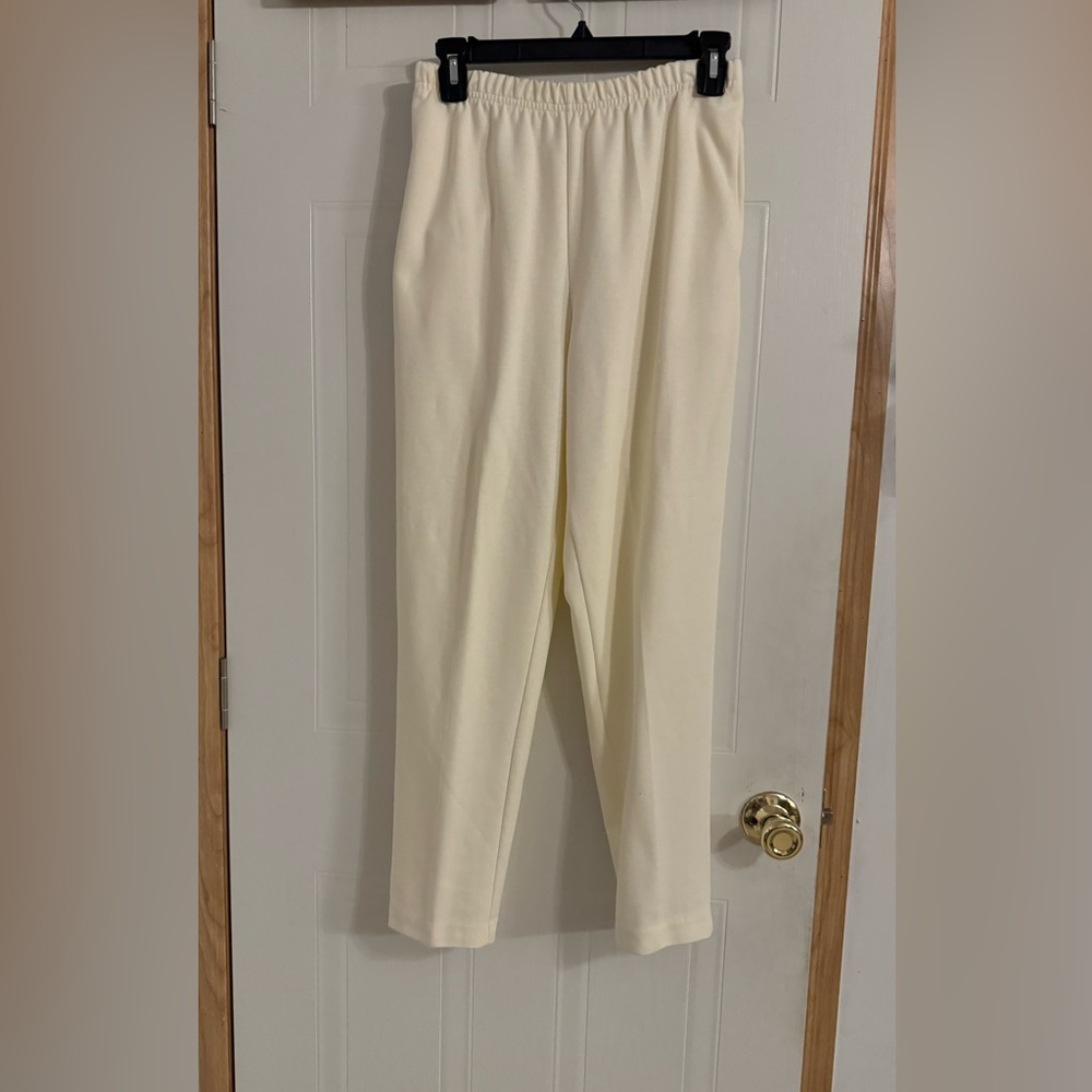 Aileen Petites Sz S Cream Knit Pants VGUC 😊😊